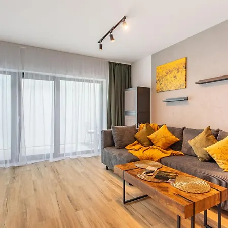 Nr 1 Obroncow Pokoju Apartamento *
